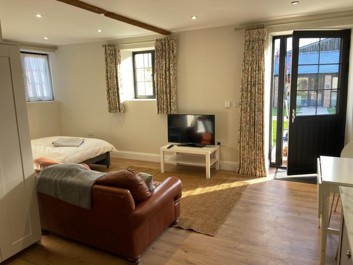 Potcote Farm Stables Accommodation Spots Stable Тостер Экстерьер фото